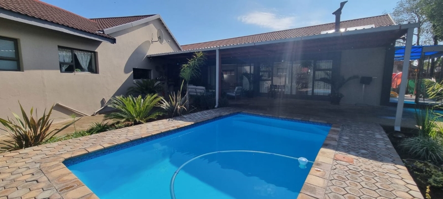 4 Bedroom Property for Sale in Monument Heights Northern Cape